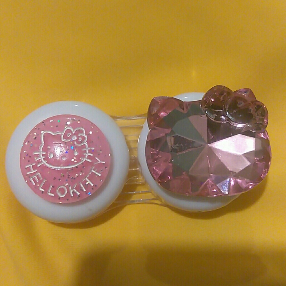 Hello Kitty contact case